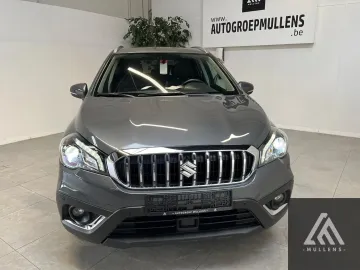 Car image 4