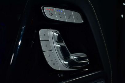 Car image 33