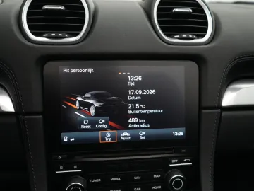 Car image 40