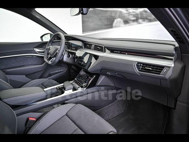 Audi Q8 50 quattro e-tron S-line 300 kW image number 21