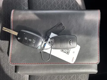 Car image 35