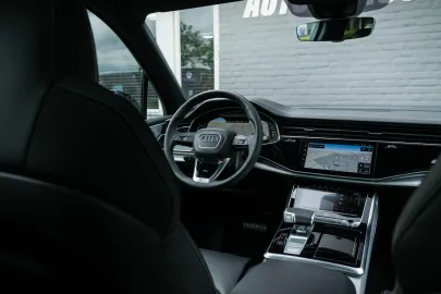 Car image 40
