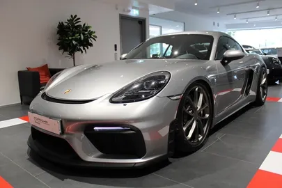 Car image 2