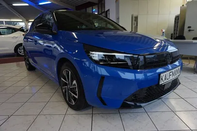 Car image 16