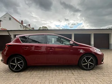 Car image 5