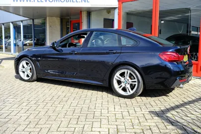 Car image 32