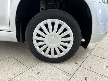 Car image 18