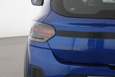 Car image 30