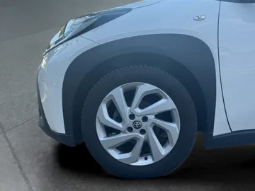 Car image 21