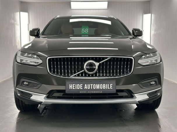 Volvo V90 Cross Country AWD Pro 140 kW image number 4