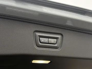Car image 39