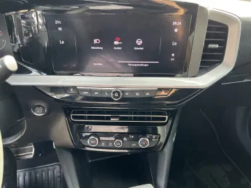 Car image 27