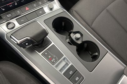 Car image 24