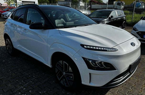 Hyundai Kona EV 150 kW image number 2