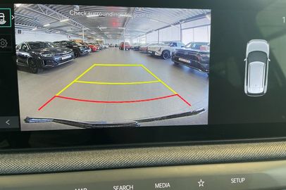 Car image 27