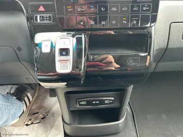 Car image 34