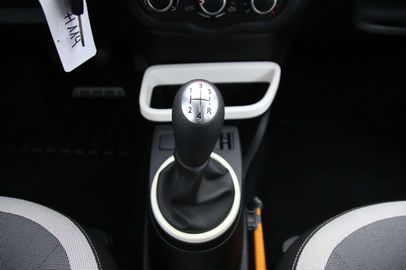 Car image 28