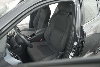 Car image 30