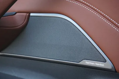 Car image 33