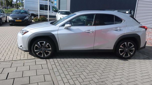 Lexus UX 250h 135 kW image number 7