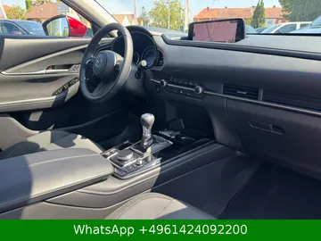 Car image 27