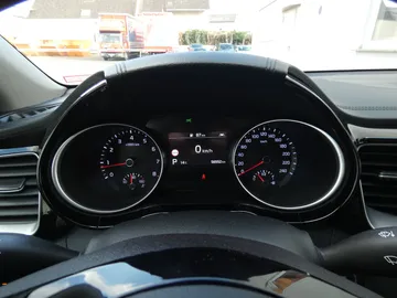 Car image 40