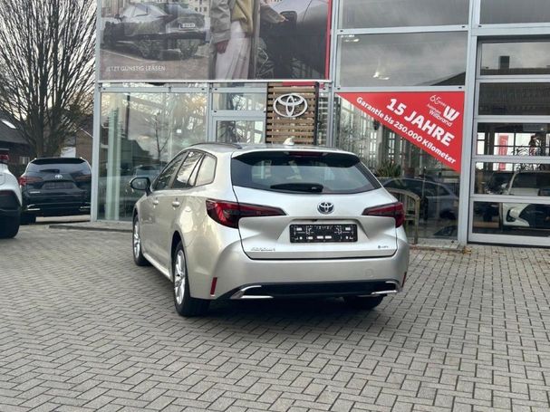 Toyota Corolla 1.8 Hybrid Touring Sports 104 kW image number 17