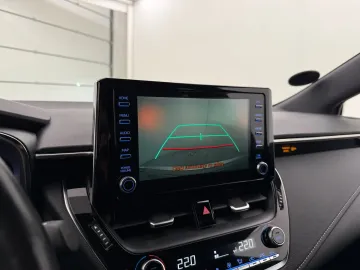 Car image 25