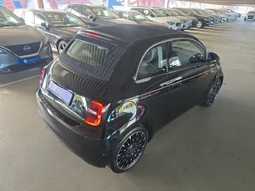 Car image 25