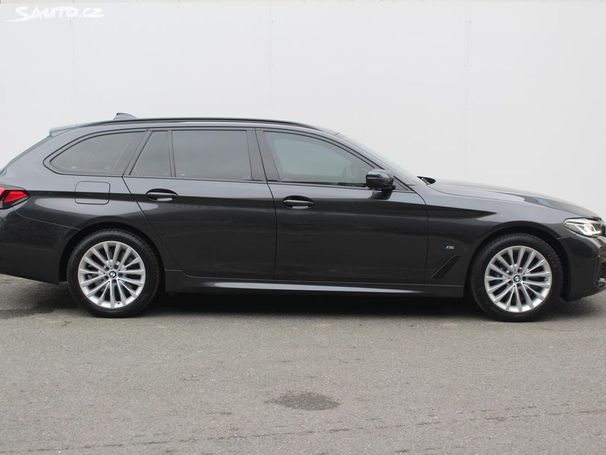 BMW 520d Touring xDrive 140 kW image number 2