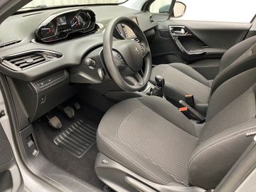 Car image 12