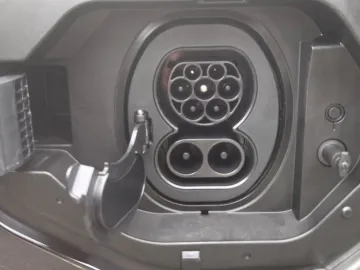 Car image 34