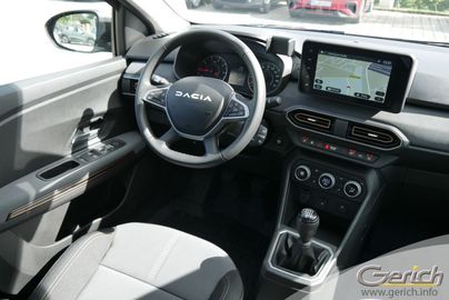 Car image 13