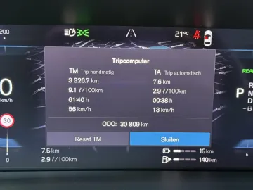 Car image 27