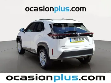 Car image 4