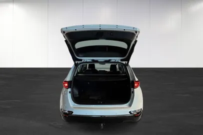 Car image 23