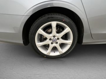 Car image 32