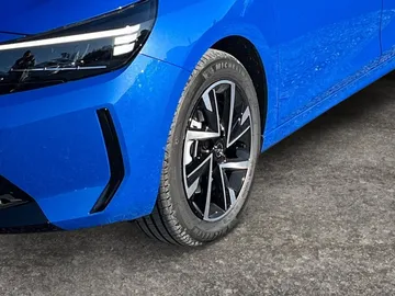 Car image 27