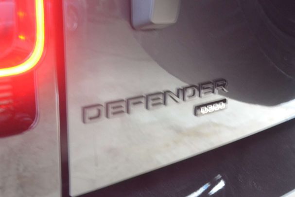 Land Rover Defender 90 3.0 MHEV 221 kW image number 36