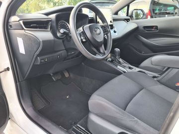 Car image 30