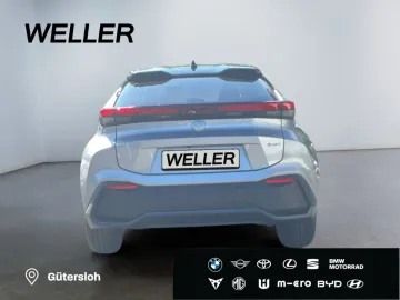 Car image 4