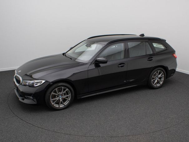 BMW 320d Touring xDrive 140 kW image number 16