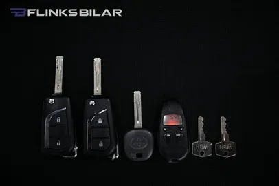 Car image 30
