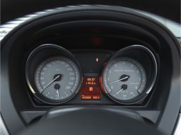 Car image 32