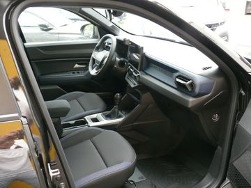 Car image 18