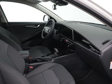 Car image 30