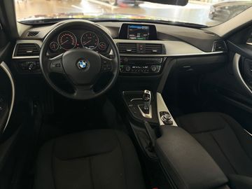 Car image 38