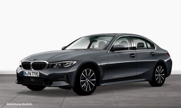 BMW 330e Sport Line 215 kW image number 1