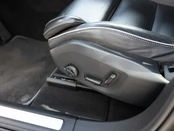 Car image 47