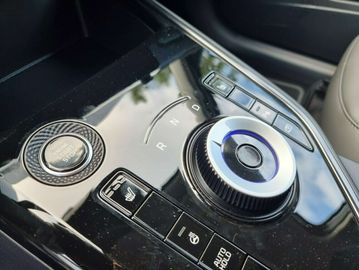 Car image 30